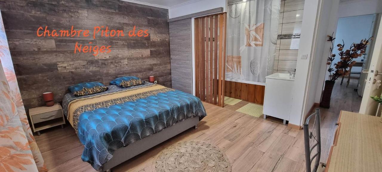Chambre D'Hote Les Amoureux Du Cirque Cilaos Exterior foto